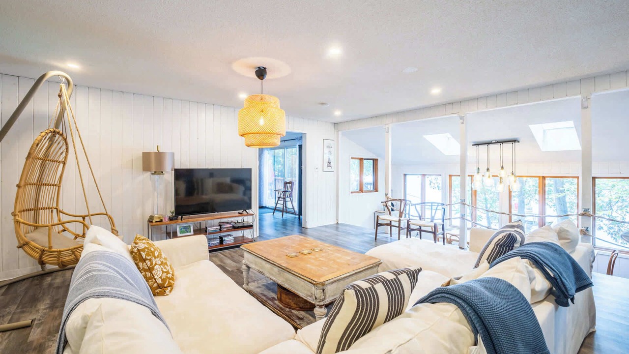 Photo of Livingroom in Baysville