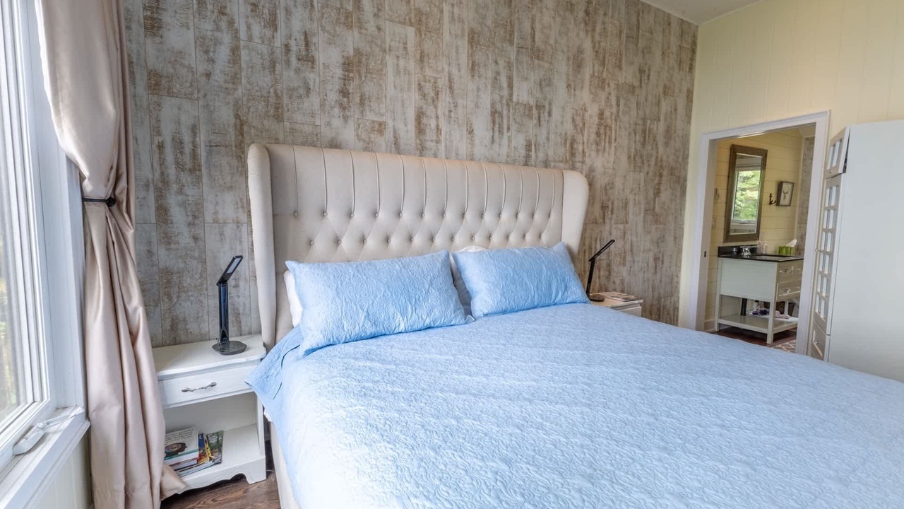 Photo of Bedroom in Gravenhurst