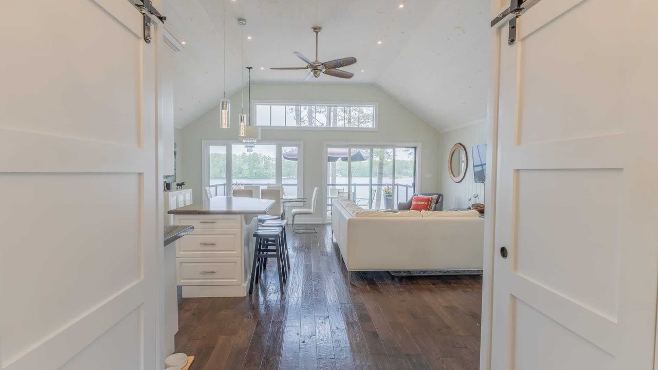Photo of Livingroom in Gravenhurst