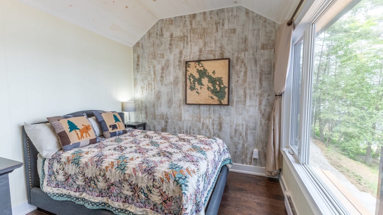 Photo of Bedroom in Gravenhurst