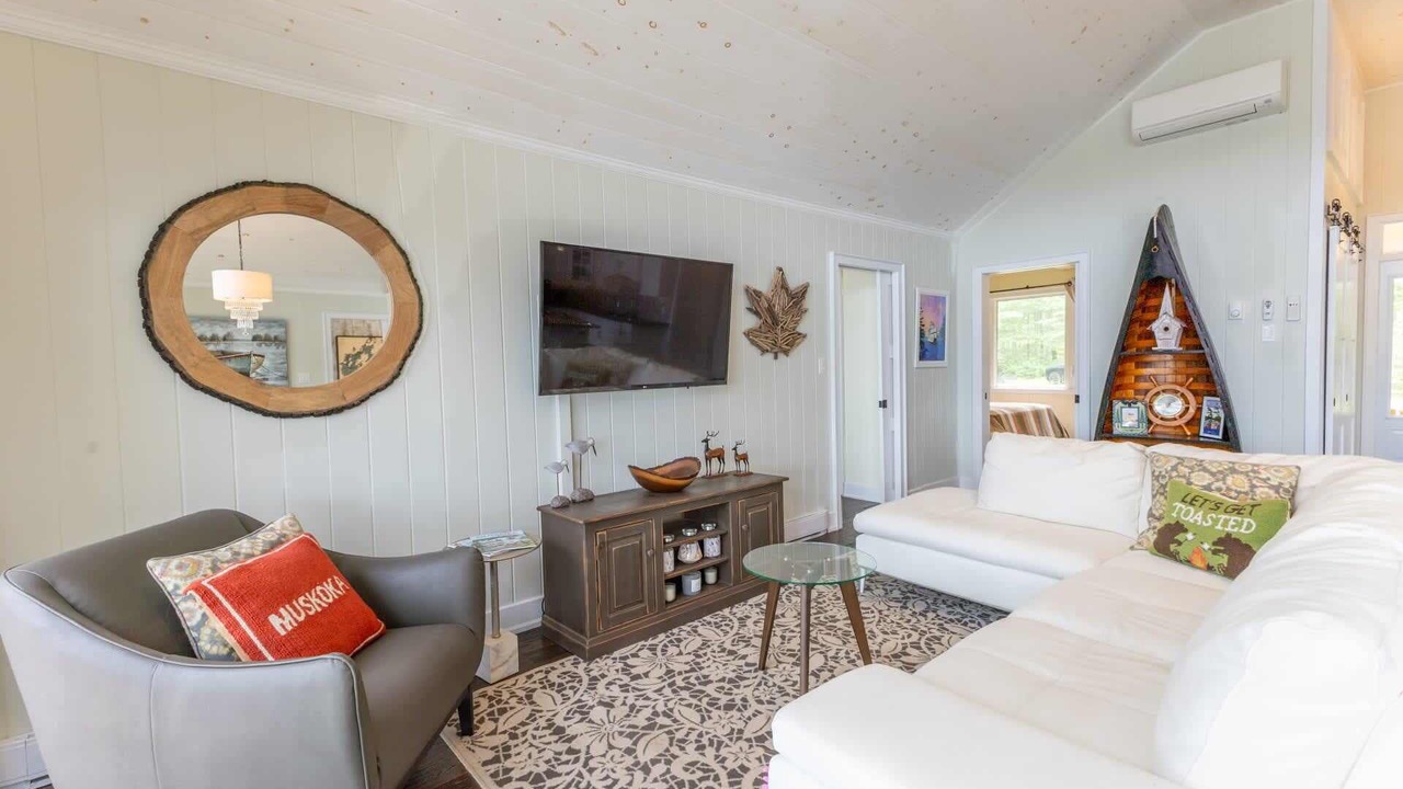 Photo of Livingroom in Gravenhurst