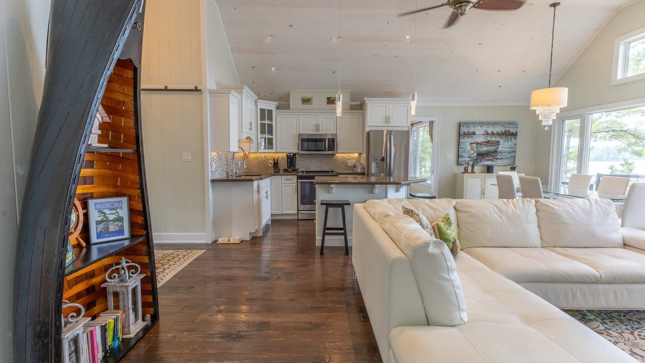 Photo of Livingroom in Gravenhurst