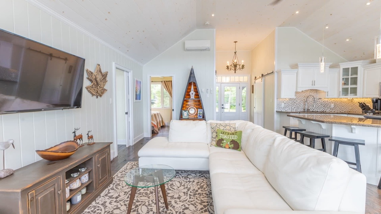 Photo of Livingroom in Gravenhurst