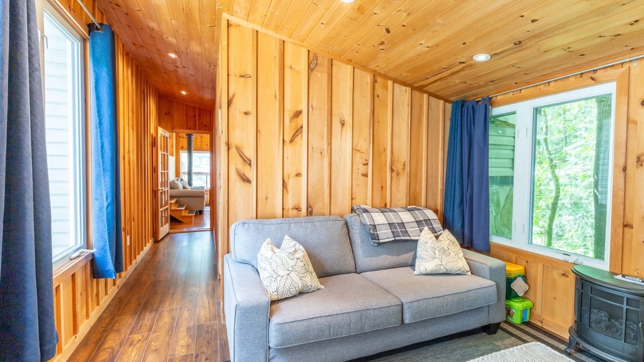 Photo of Livingroom in Gravenhurst