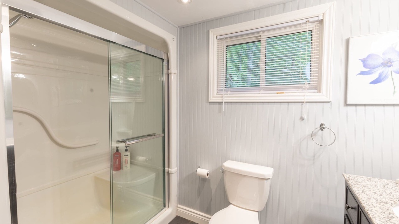 Photo of Bathroom in Gravenhurst