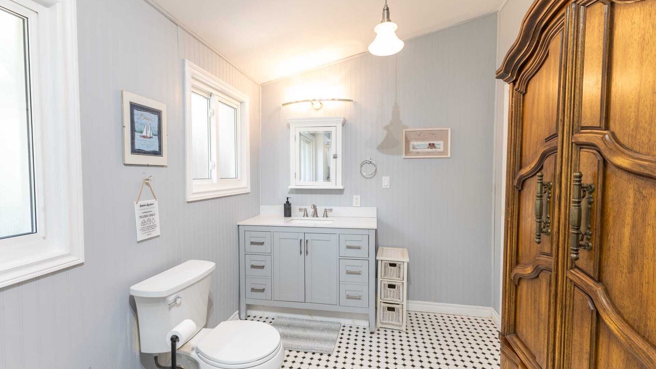 Photo of Bathroom in Gravenhurst
