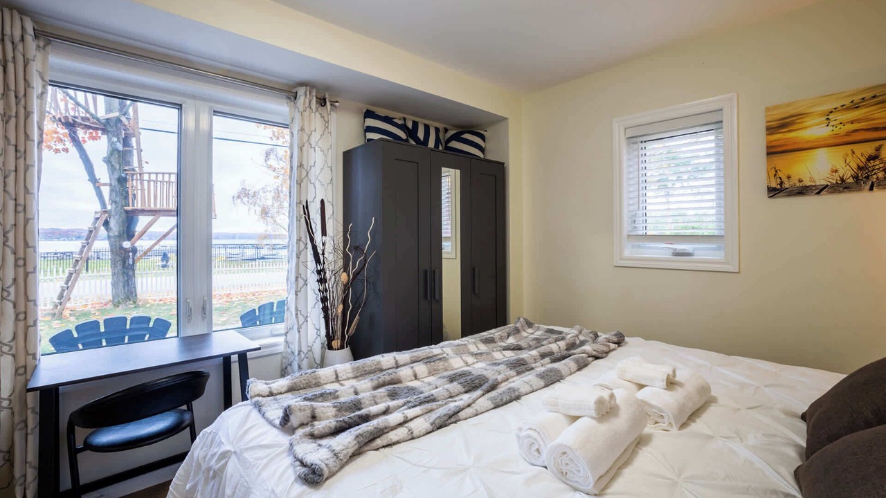 Photo of Bedroom in Victoria Harbour