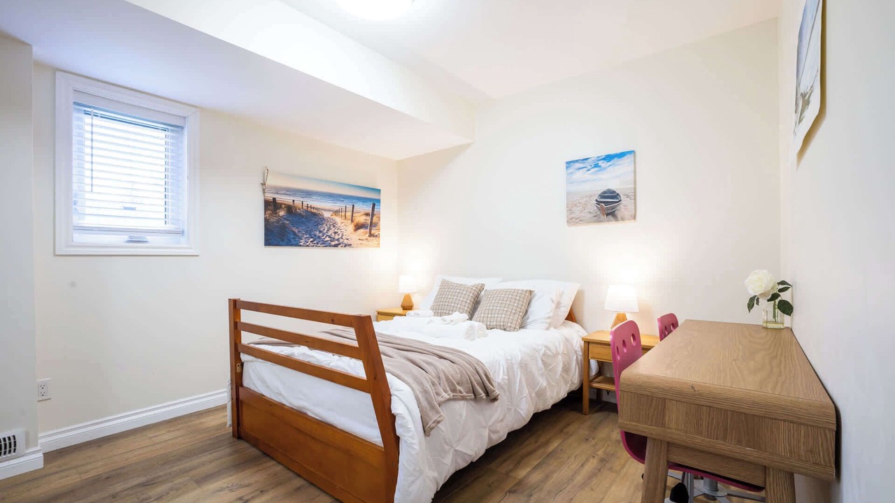 Photo of Bedroom in Victoria Harbour