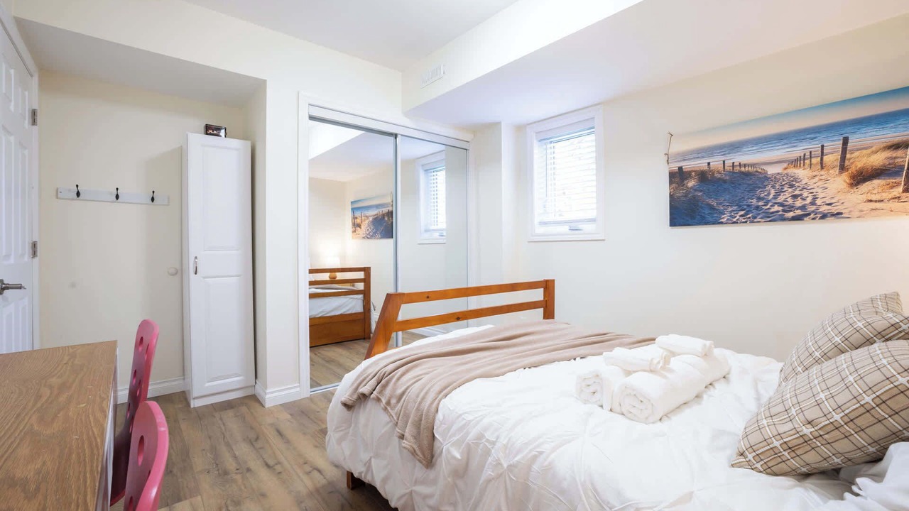 Photo of Bedroom in Victoria Harbour