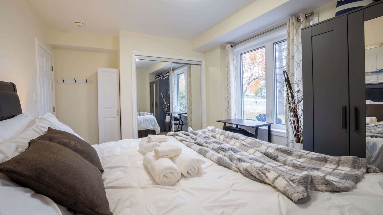 Photo of Bedroom in Victoria Harbour