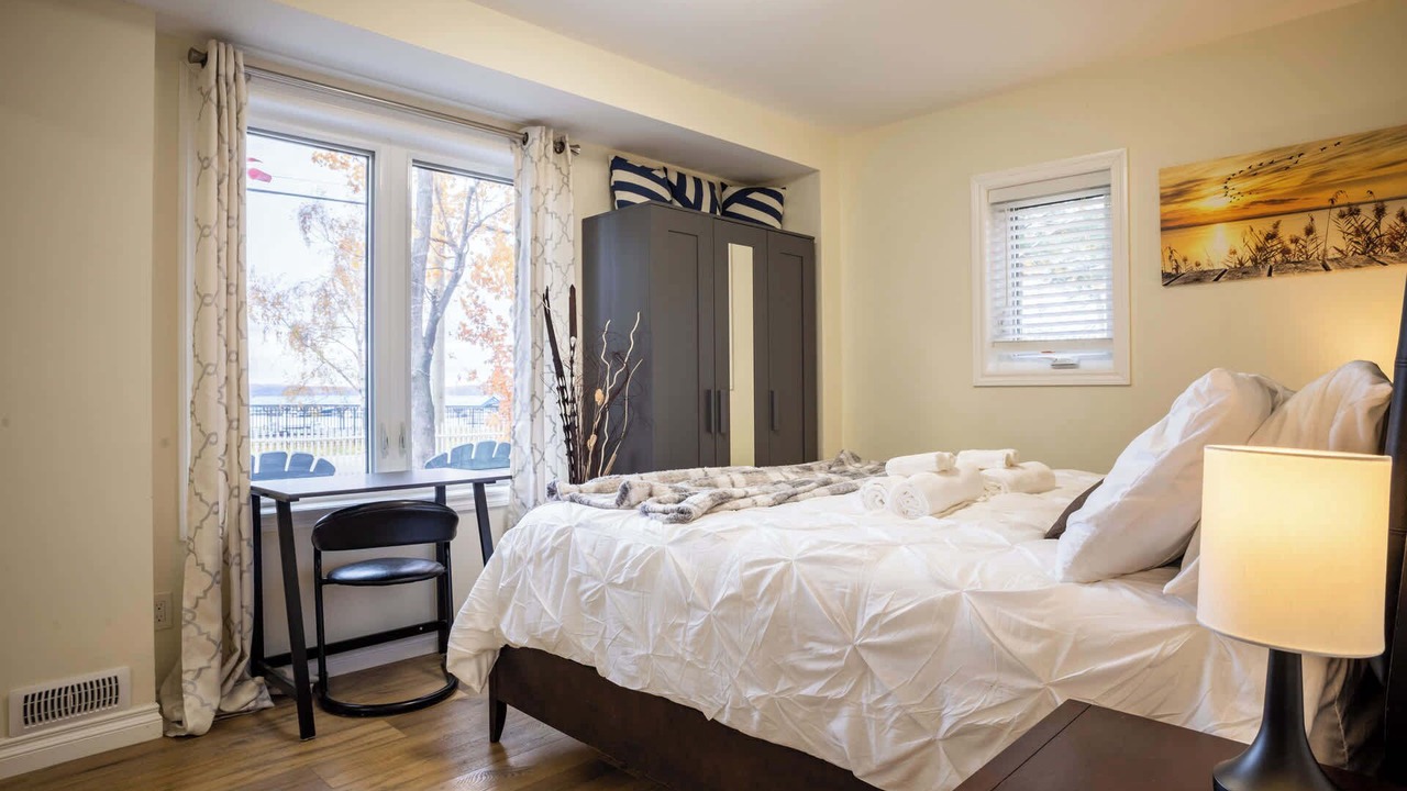 Photo of Bedroom in Victoria Harbour