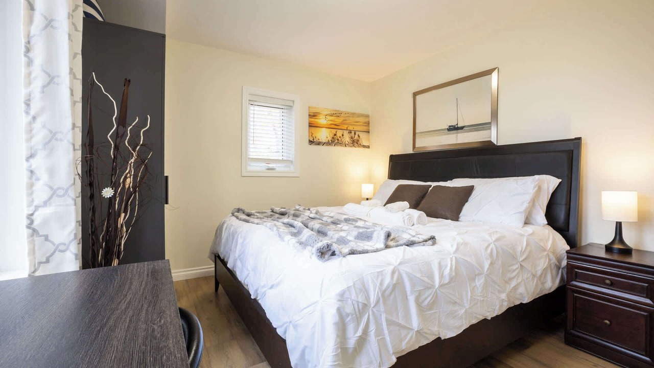 Photo of Bedroom in Victoria Harbour