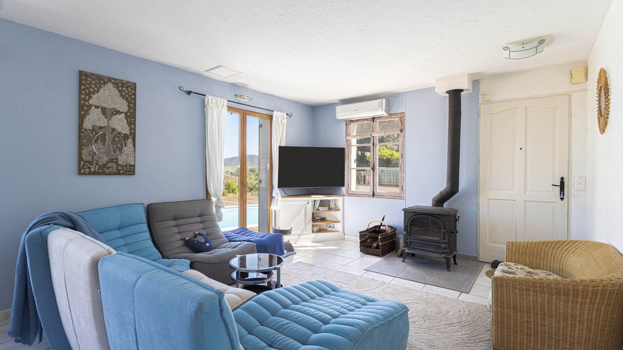 Photo of Livingroom in Latour-de-France