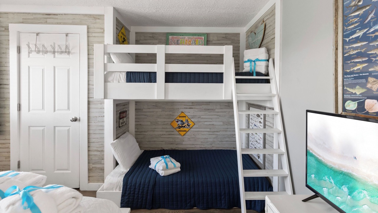 Photo of Bedroom in Laguna Beach Estates