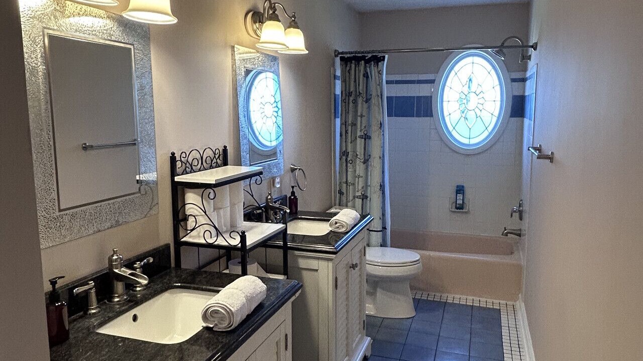 Photo of Bathroom in Laneview