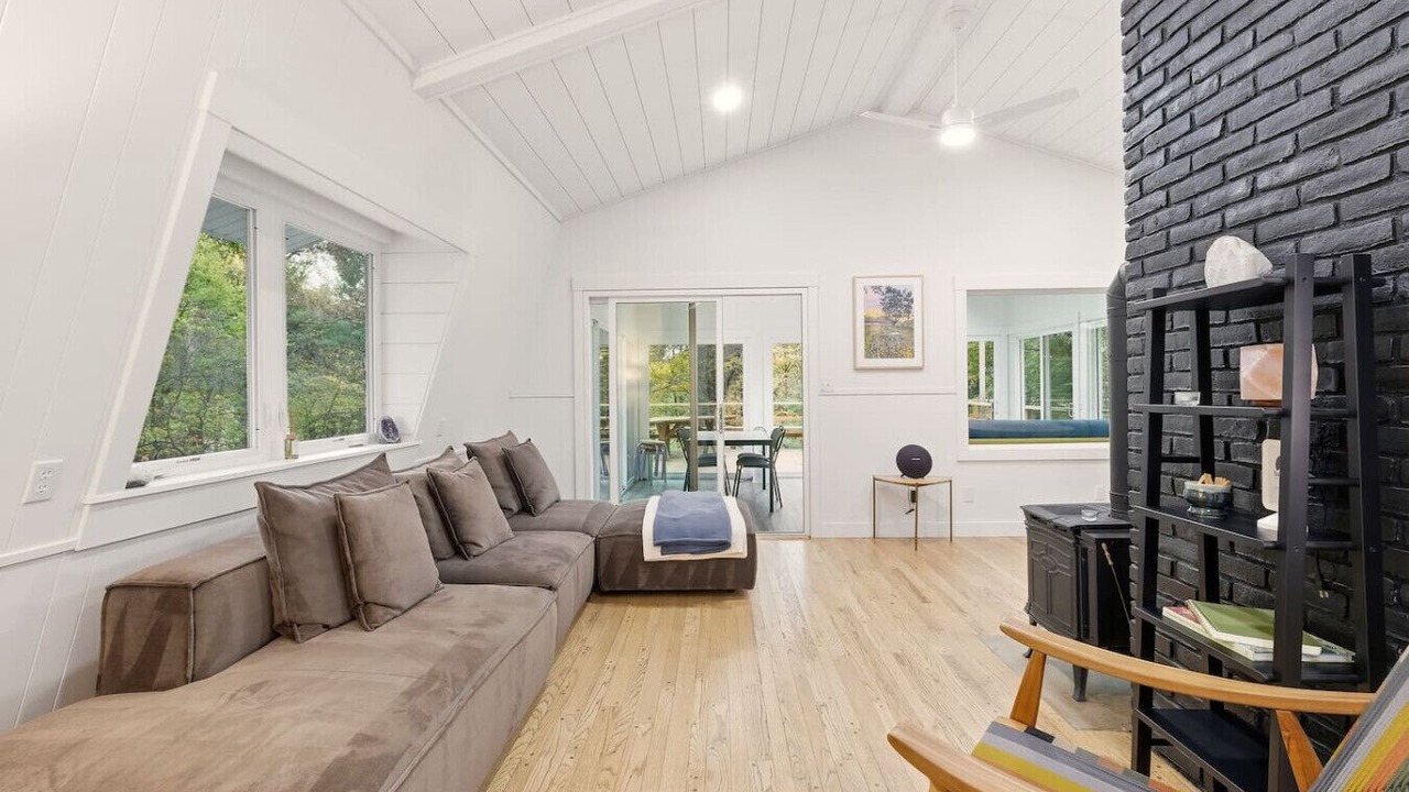 Photo of Livingroom in Mount Vernon