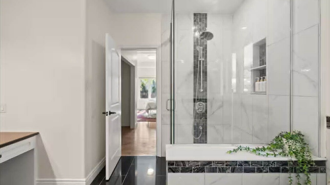 Photo of Bathroom in LaSalle