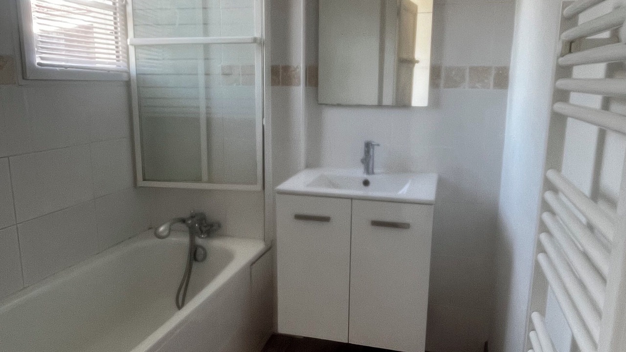 Photo of Bathroom in Brem Sur Mer