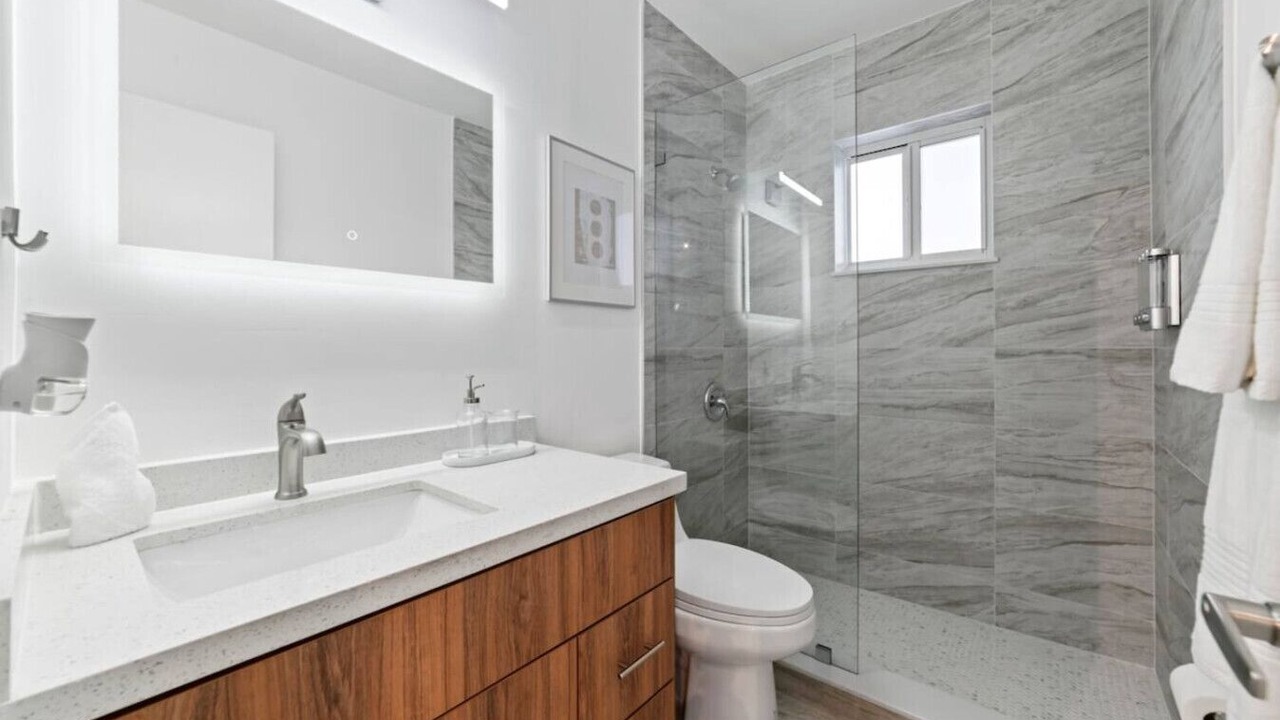 Photo of Bathroom in Hialeah