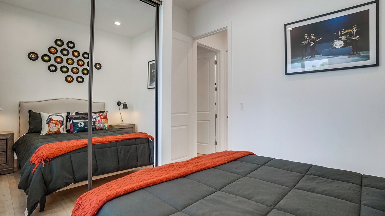 Photo of Bedroom in Lake Balboa