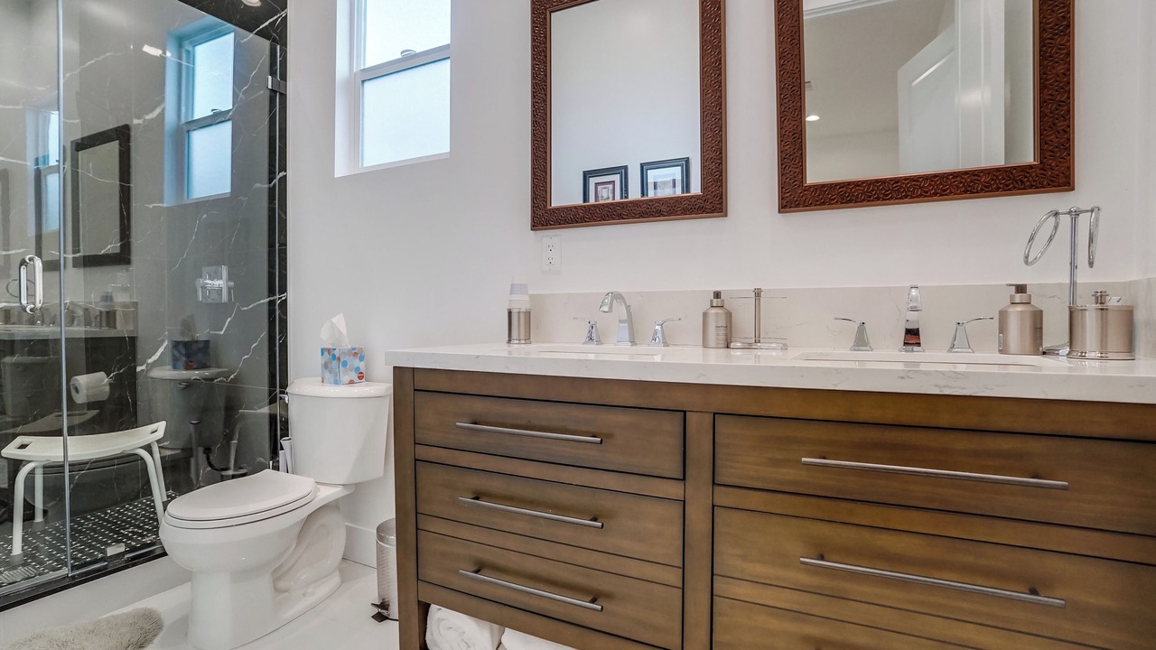 Photo of Bathroom in Lake Balboa