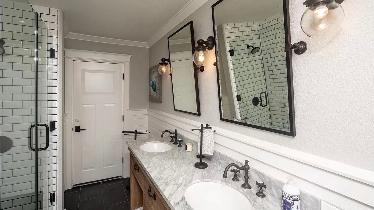 Photo of Bathroom in Moovalya Keys