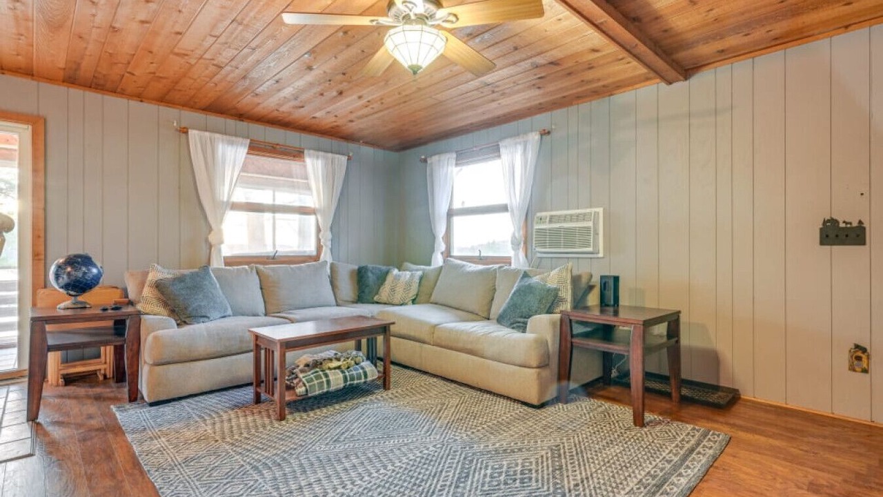 Photo of Bedroom in Lake