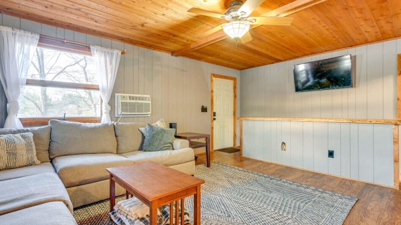 Photo of Bedroom in Lake