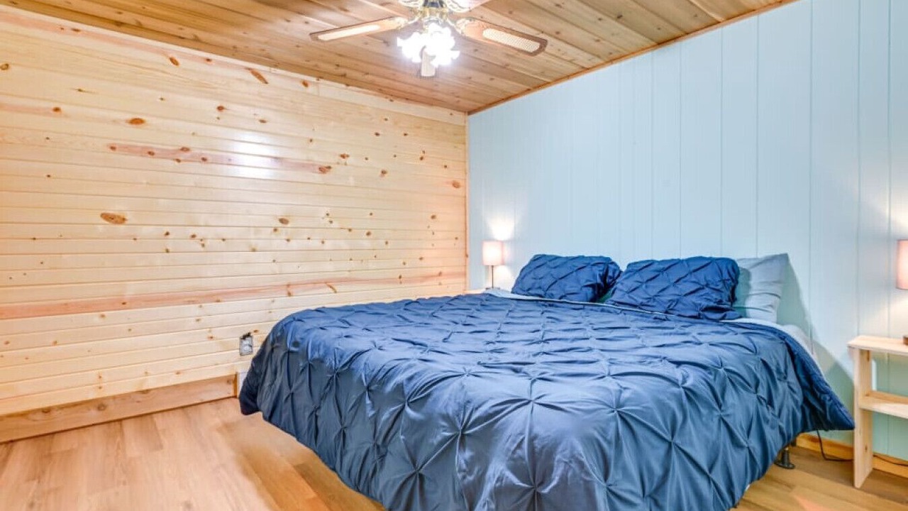 Photo of Bedroom in Lake