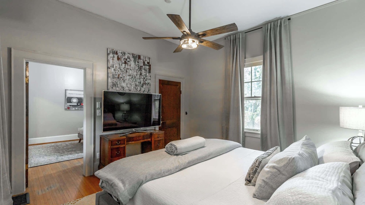 Photo of Bedroom in Flintstone