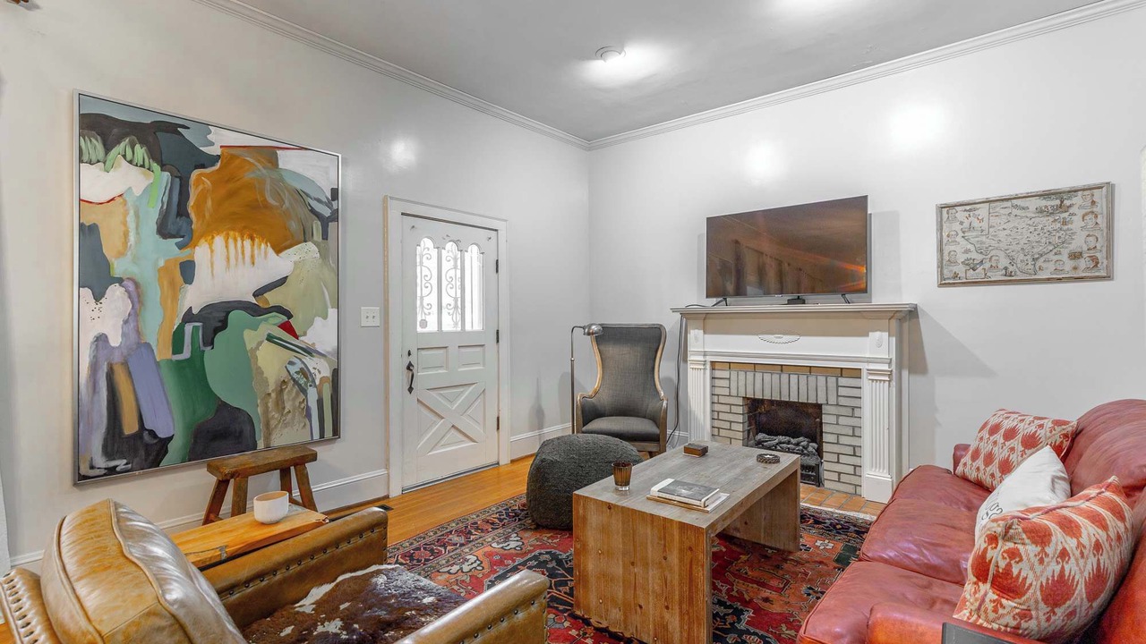 Photo of Livingroom in Flintstone
