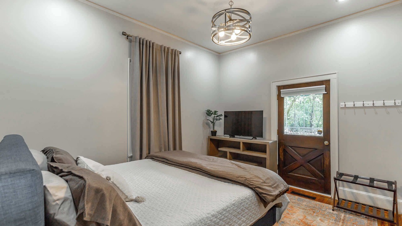 Photo of Bedroom in Flintstone