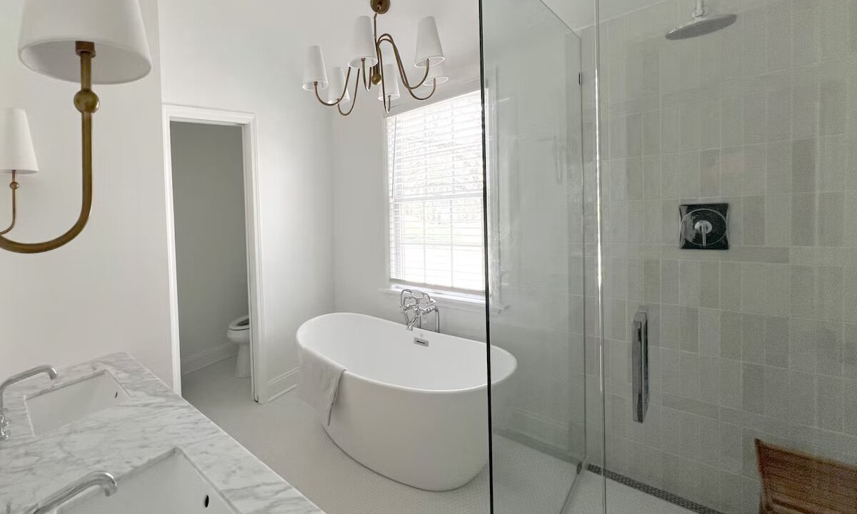 Photo of Bathroom in Leawood