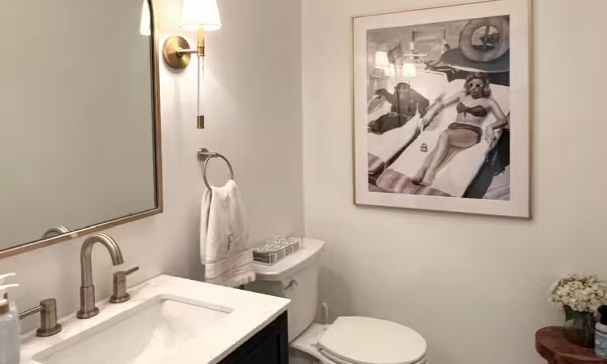 Photo of Bathroom in Leawood
