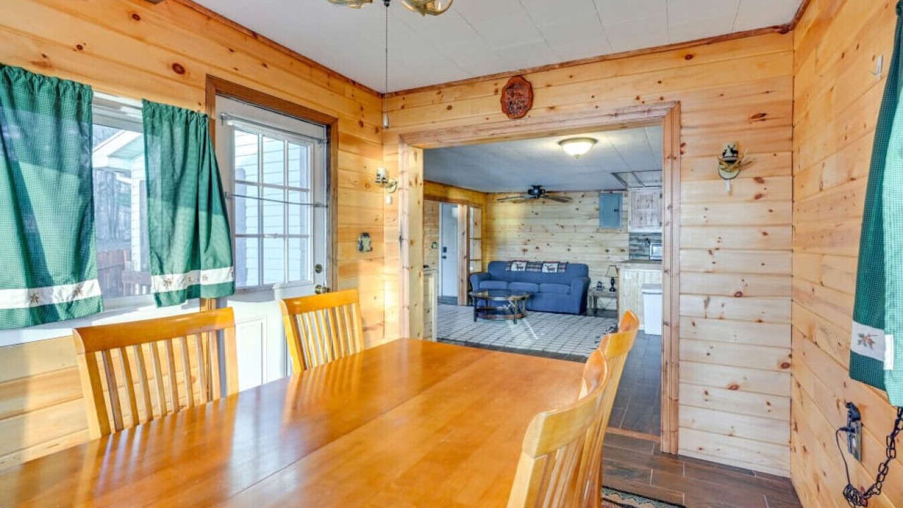 Photo of Bedroom in Lake
