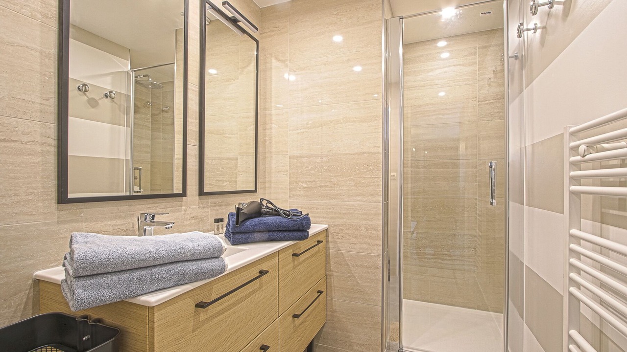 Photo of Bathroom in Enclos