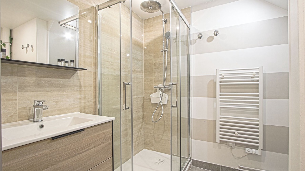 Photo of Bathroom in Enclos