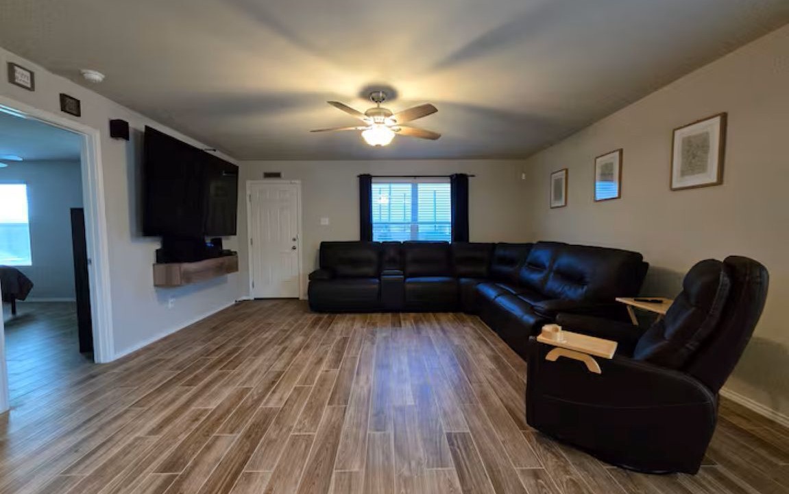 Photo of Livingroom in Converse