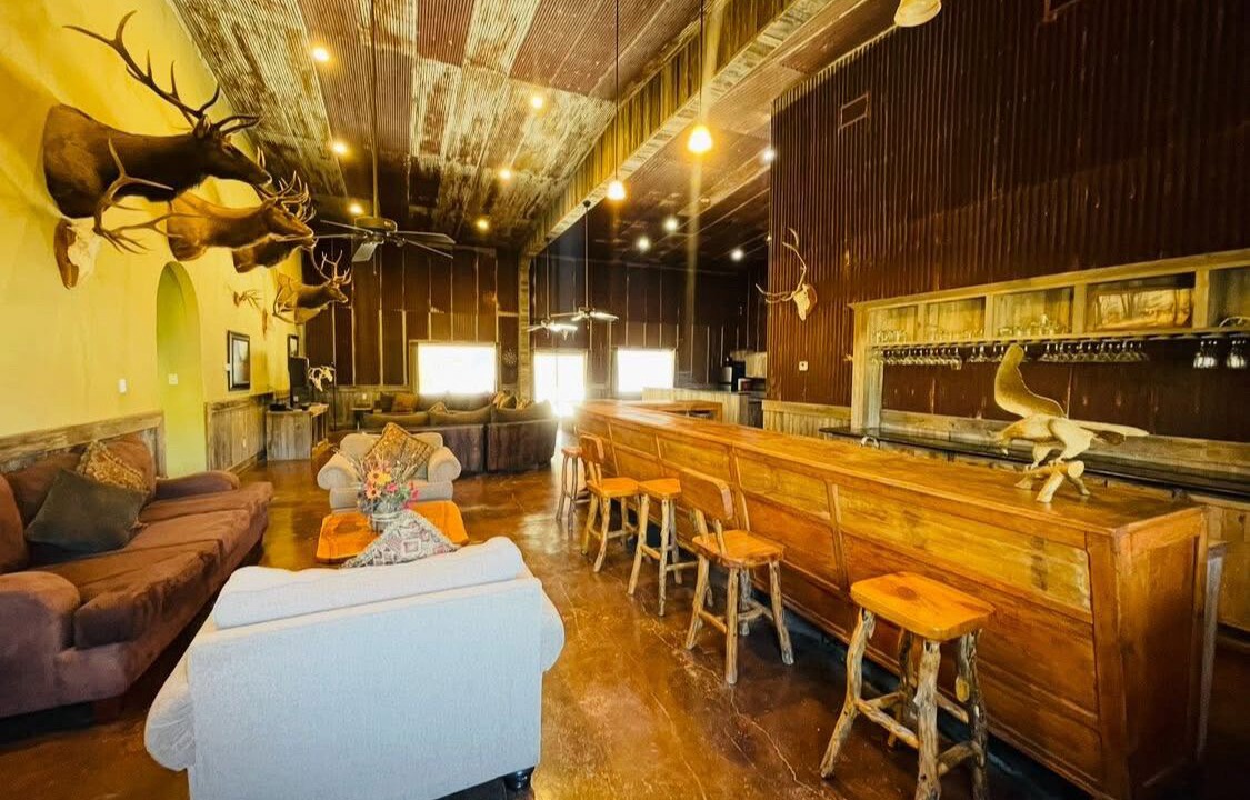 Photo of Livingroom in Bend