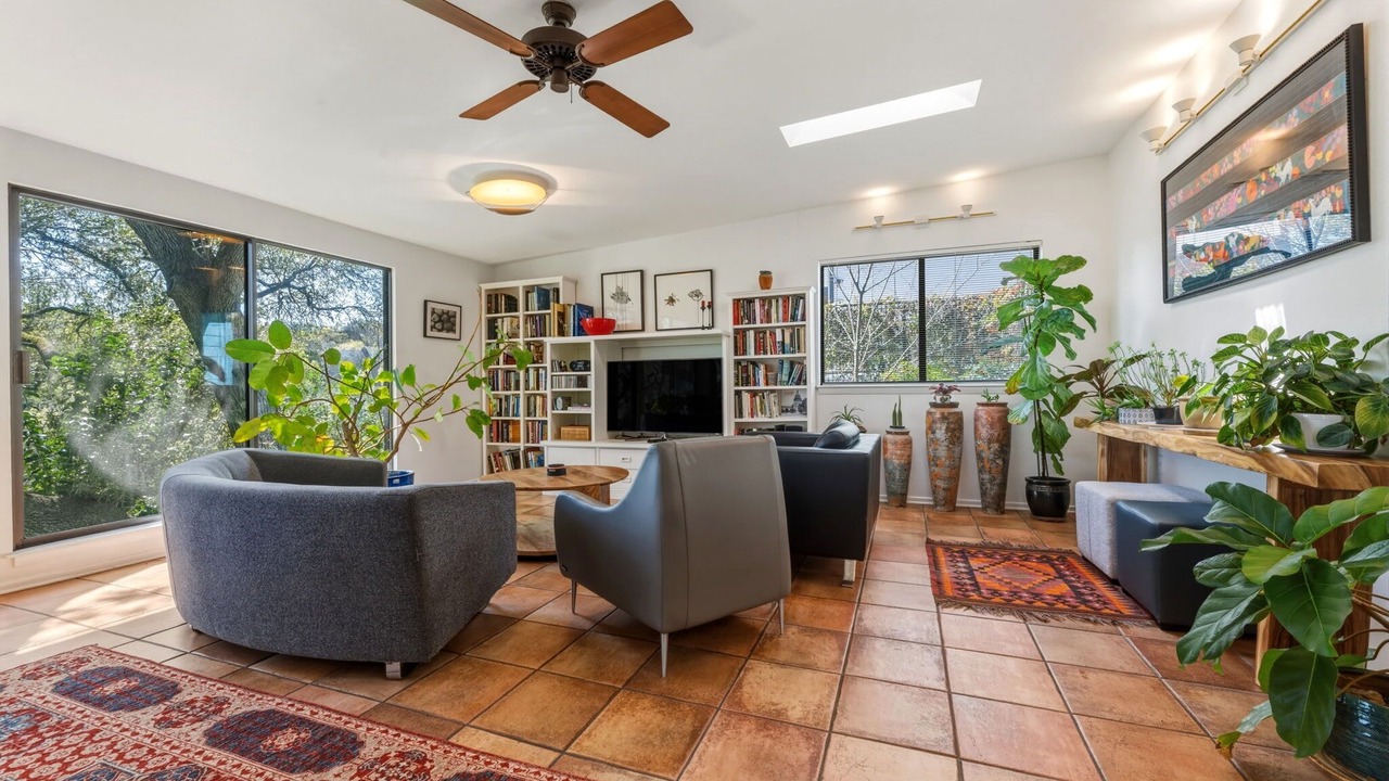 Photo of Bedroom in Balcones Park
