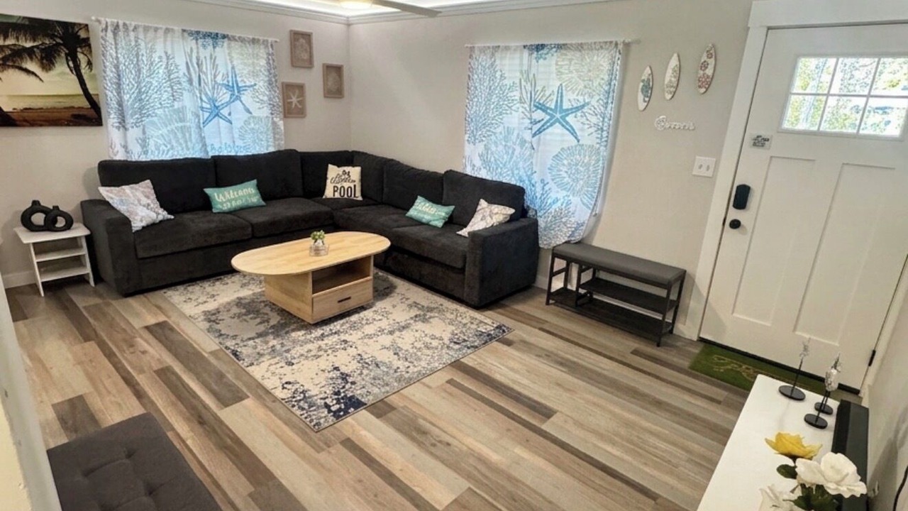 Photo of Livingroom in Jacksonville