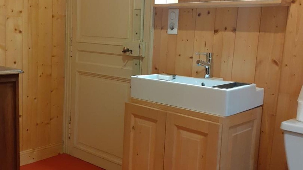 Photo of Bathroom in Ainay-le-Chateau