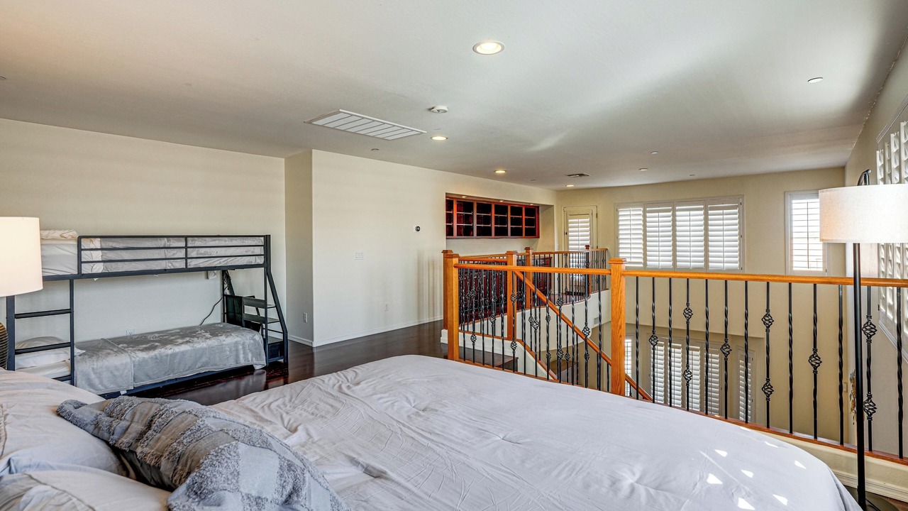 Photo of Bedroom in Palm Valley