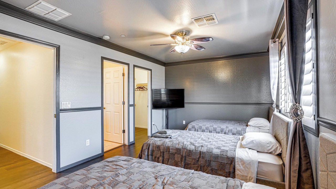 Photo of Bedroom in Palm Valley