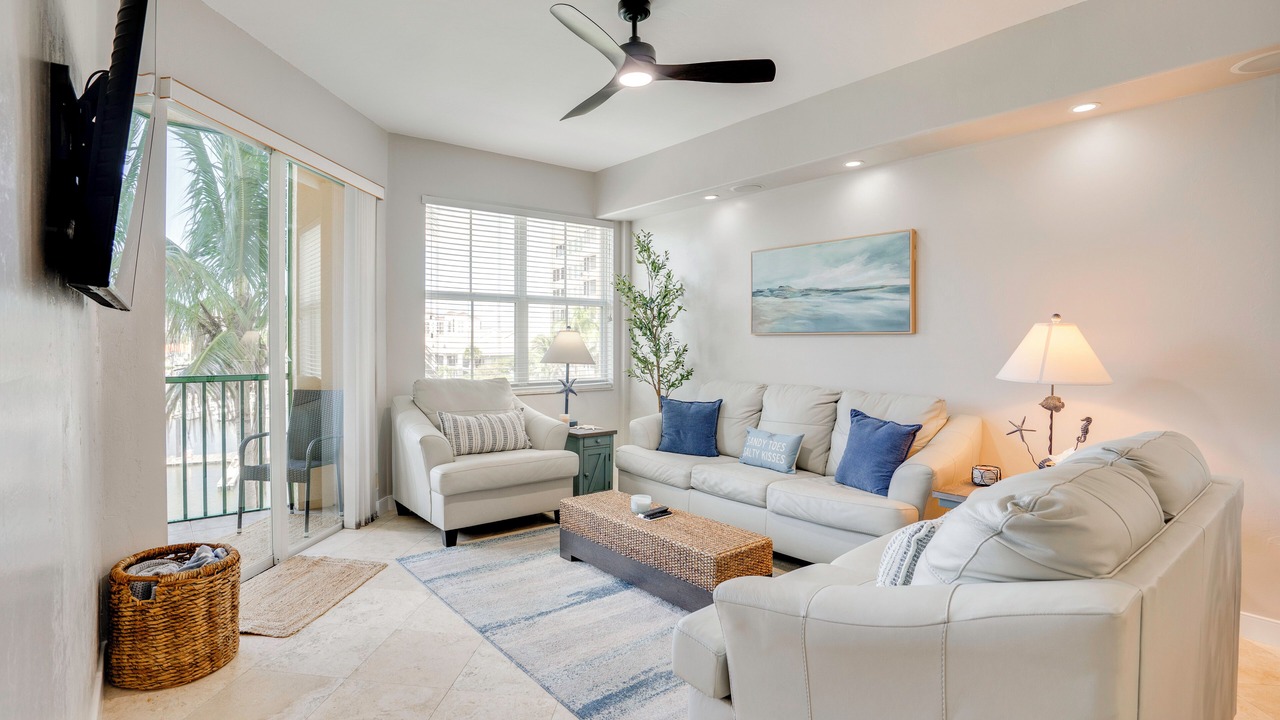 Photo of Livingroom in Burnt Store Marina