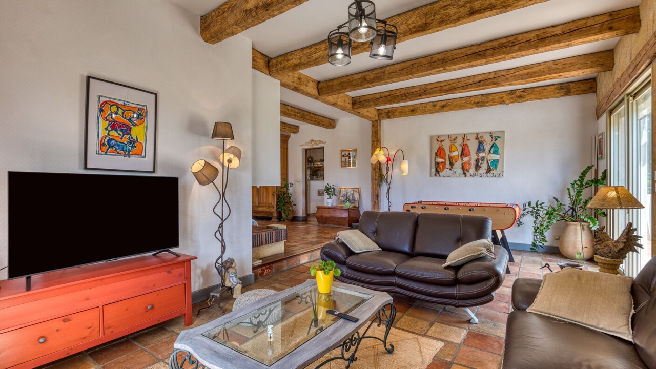 Photo of Livingroom in Pailhes