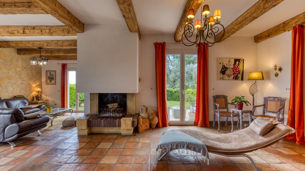 Photo of Livingroom in Pailhes