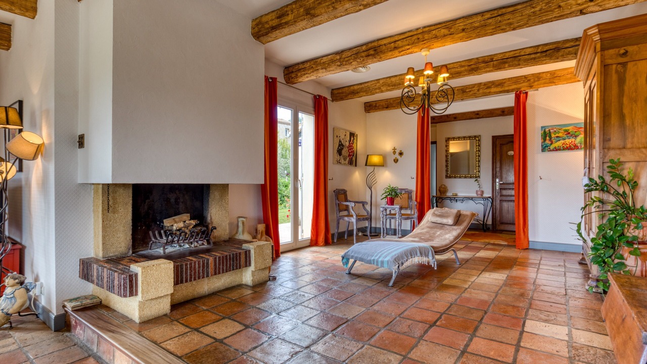Photo of Livingroom in Pailhes