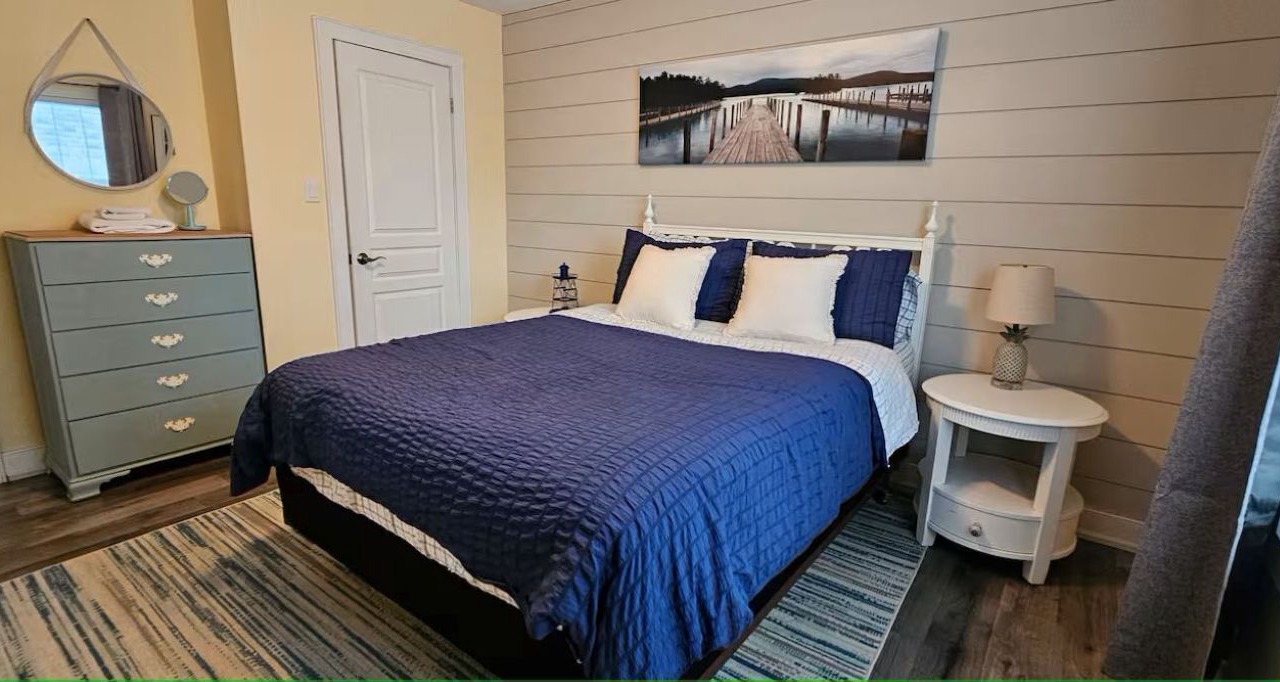 Photo of Bedroom in Grand Bend