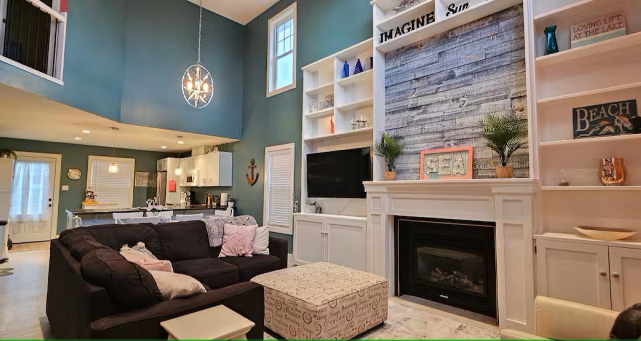 Photo of Livingroom in Grand Bend